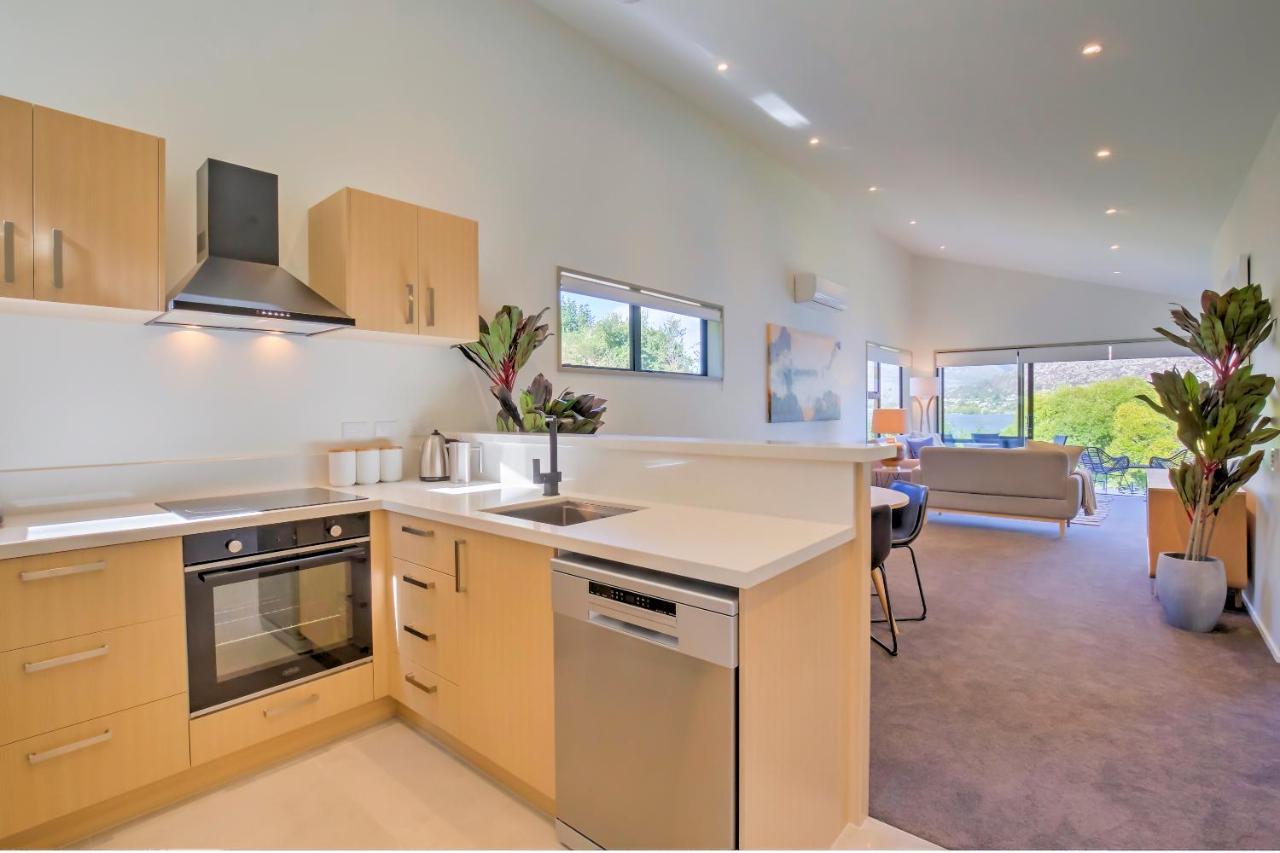The Villa Lookout - Queenstown Holiday Villa エクステリア 写真